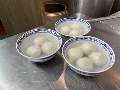 百年点心店乔迁新址，联袂另一家中华老字号共同打造鲜肉食品新篇章